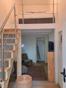 Ruhige Art-Garconniere mit Balkon