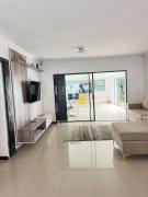 Cozy home with a pool in a leafy suburb of Lonehill, wake up to the sound of trees & birds!!