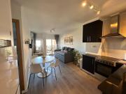 Apt céntrico con vistas y piscinas