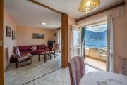 Seaside Serenity: 2-Bedroom Apartment with Boka Bay View