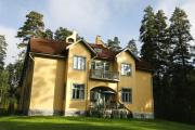 Villa Urhola, Kruunupuisto