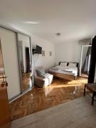 Ksenia Guesthouse Apartments and Studios