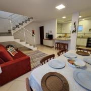 Casa confortável pertinho da praia com garagem e quintal