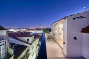 Lisbon Terrace&Shower River view.