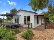 15 Dorset Court Carrickalinga