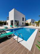 Luxury city Villa Olivia 10 - 15 min to the Beach Oura, private swimming pool Luxury city Villa Olivia 10 - 15 min to the Beach Oura, private swimming pool