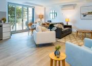 Salt 7 Spacious Luxury in Sorrento walk to the beach