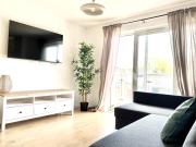 Fresh 2 Bedroom Flat close to City Center Camp Street