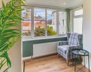 4 Bed City House with Private Garden and Parking