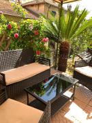 The Sea Flower appartamento con giardino e garage auto incluso