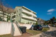 Apartments with a parking space Omis - 21058