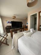 VG SUN CUMBUCO - PARAÍSO PÉ NA AREIA PARA 4 PESSOAS - COM HIDRO, SAUNA, PISCINA, COZINHA COMPLETA, PARQUINHO E WI-Fl