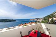 Apartment Zlatni Potok - View of the Old Town & 15 Minute Walk to the Center