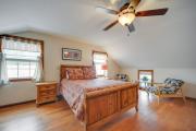Quaint Fredericksburg Studio with Shared Hot Tub