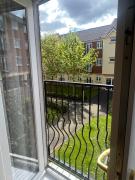 The Onyx Suite - 1 Bed apartment w free parking