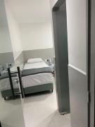 Suíte com banheiro privativo em Pousada recém construída,a 500mts do pátio do forró