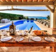 Villa Bayer stylish open-plan living-dining