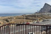 Primera línea de playa y Gibraltar a 5 minutos