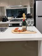 Fantastic 3 Bedroom Apartment in Southbank