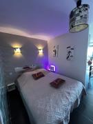 Cap d’Agde, Village naturiste, port nature 5, coursive