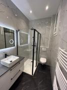 Luxury Monaco ! 7 mins walk to casino square ! Yacht show ! F1 ! 15 sec to Monaco !