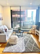 Contemporary 2-Bed Apartment in Melbourne CBD