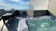 Prestigious & Modern SeaView Penthouse with Private Jacuzzi