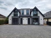 Paradigm Court, Luxury 2-Bedroom Apartment F3, Oxford