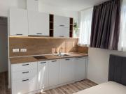 Студио Симона 5 първа линия море