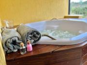 Relaxe na Jacuzzi c sais de banho á 300m da Praia