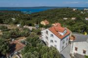Apartments with a parking space Sveti Jakov, Losinj - 21149