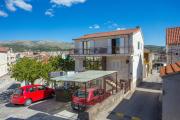 Apartments with a parking space Trogir - 20874