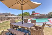 Home with Mountain ViewPoolTub