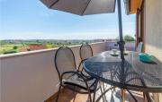 Beautiful Apartment In Valbandon With Wifi And 1 Bedrooms