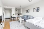 Top Floor 1BR Apartment in Tampella with Free Parking, Sauna & Balcony