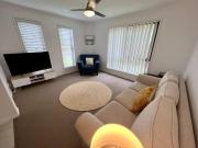 Sandstone Point Sleeps 10, 4-bedroom home