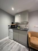 Studio - Sleeps 2 - Parking - Wifi