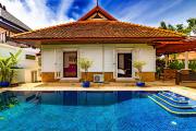 Recommend a warm Thai style private swimming pool villa with convenient traffic and living, walking 700 meters to the the beach