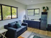 Palm On Rock - 1 bedroom,kitchenette & full bathroom.