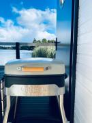 Waterview - Schwimmendes Ferienhaus auf dem Wasser mit Blick zur Havel, inkl Motorboot zur Nutzung