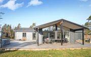 Five-Bedroom Holiday Home In Vaggerlose