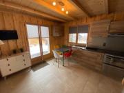 Studio 4 pers. rénové, proximité pistes & commerces, balconterrasse, parking privé - FR-1-733-98