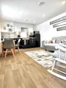 Central, Stylish - 2 Bed Property, The Stable @ Warrenfield, Free WiFi & Parking