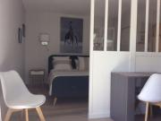 Studio climatisé avec petit jardin