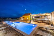 MY DALMATIA - Holiday home Agro Casa with private heated pool