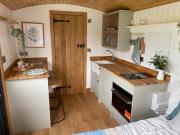 Cosy Shepherds Hut near Shrewsbury