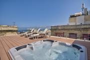 Valletta Luxe 3-Bedroom Duplex Penthouse with Sea View Terrace and Jacuzzi
