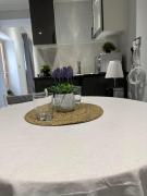 Charming 1-Bed Apartment in London 8 Charming 1-Bed Apartment in London 8