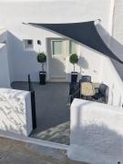 Top Emporio Santorini