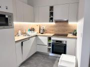 New 2022 Family&Friends Downtown AC 3BR 2BA FREE PARKING big Balcony near Metro&Train Station SELF CHECK-IN Apt